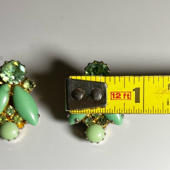 Vintage Green Uranium Glass Clip On Earrings - Picture 6 of 6